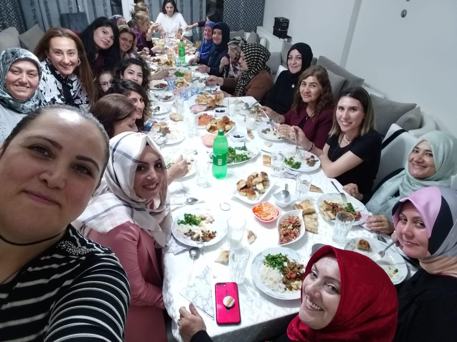 Kadınkollariistanbul